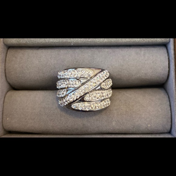 QVC RING - Picture 1 of 2